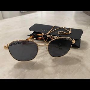 Quay Australia “Link Up” Sunglasses